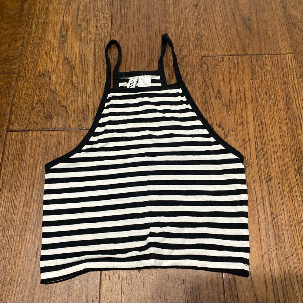 Cropped halter neck top